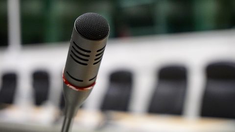 Illustrative photo: microphone, to speak, conference